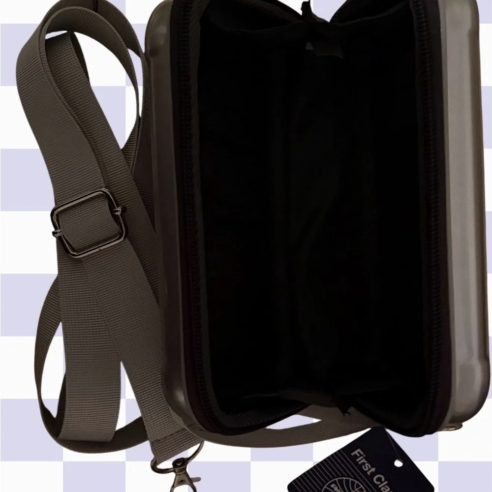 Pan Am Hard-Sided Silver Crossbody Bag - Picture 2 of 8